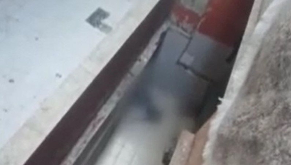 Aldatıldığını düşünüp silahla evi bastı: Sevgilisinin yanındaki adam üçüncü kattan atlayarak öldü Aldatıldığını düşünüp silahla evi bastı: Sevgilisinin yanındaki adam üçüncü kattan atlayarak öldü