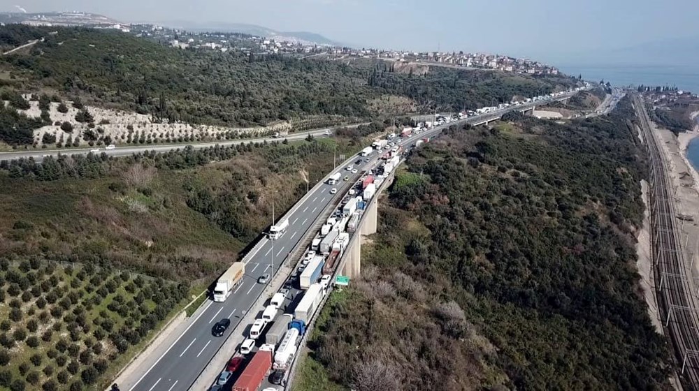 TEM'de zincirleme kaza: Ankara yönü trafiğe kapandı - 3