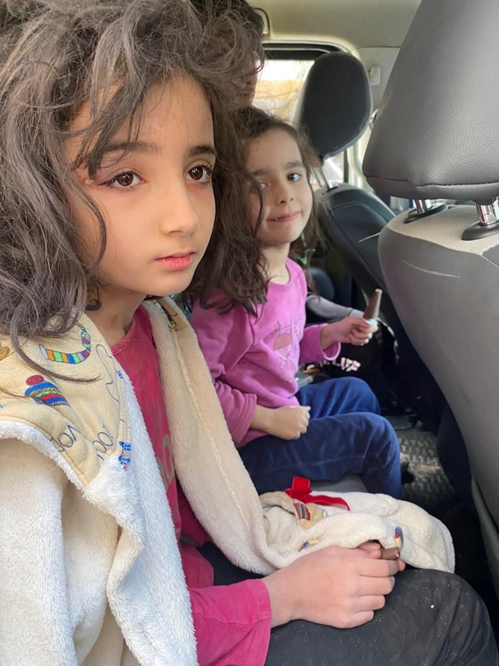 Enkaz altındakiler için zamana karşı yarış - 28