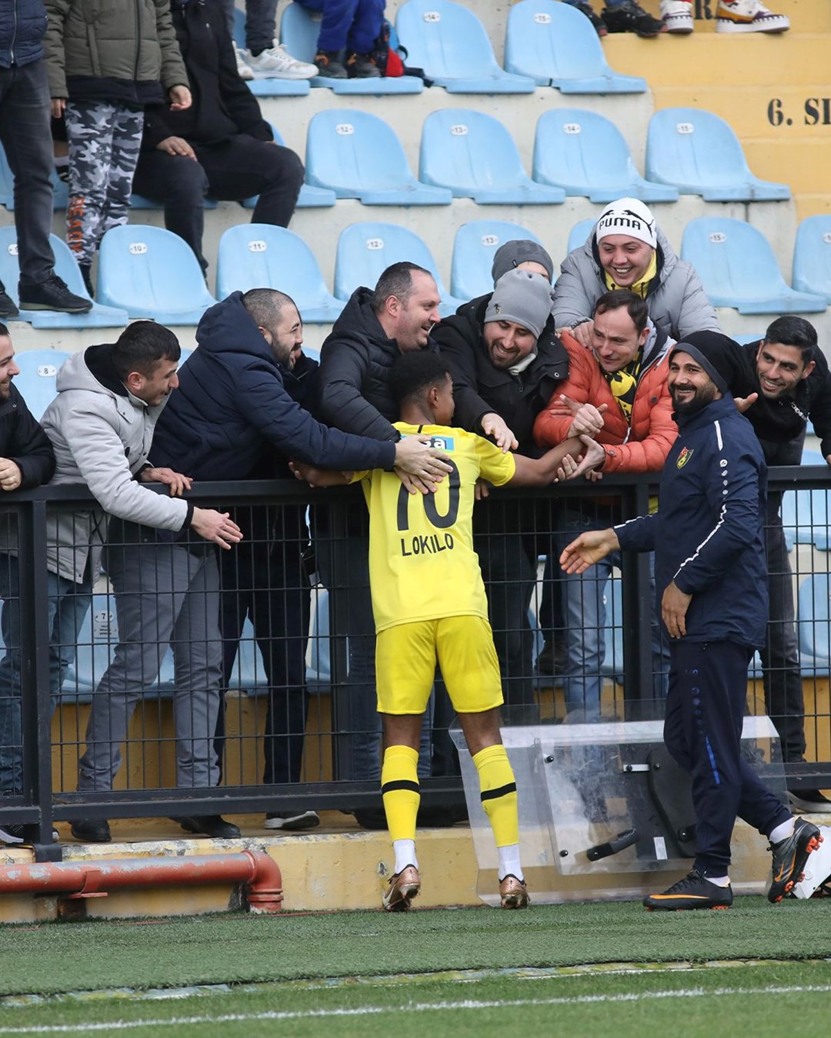 S-4h19KgsEysOKFe8U2v7w.jpg