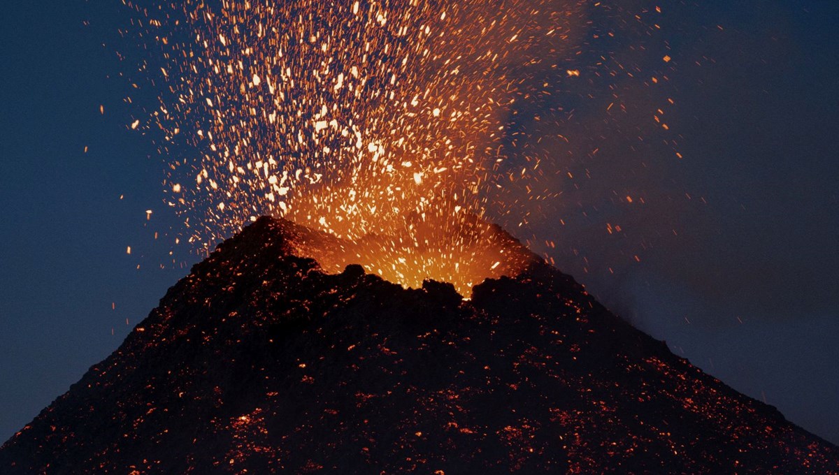 İtalya’da Etna Yanardağı yeniden faaliyete geçti İtalya’da Etna Yanardağı yeniden faaliyete geçti
