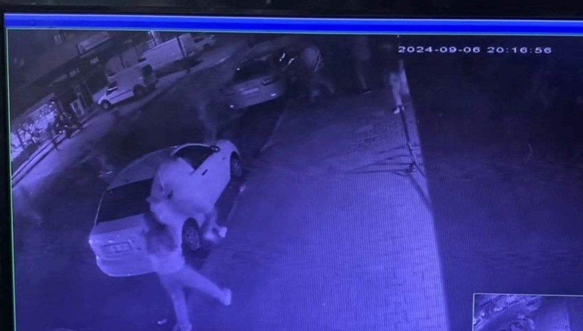 Esenyurt’ta silahlı şüpheli polis tarafından etkisiz hale getirildi Esenyurt’ta silahlı şüpheli polis tarafından etkisiz hale getirildi