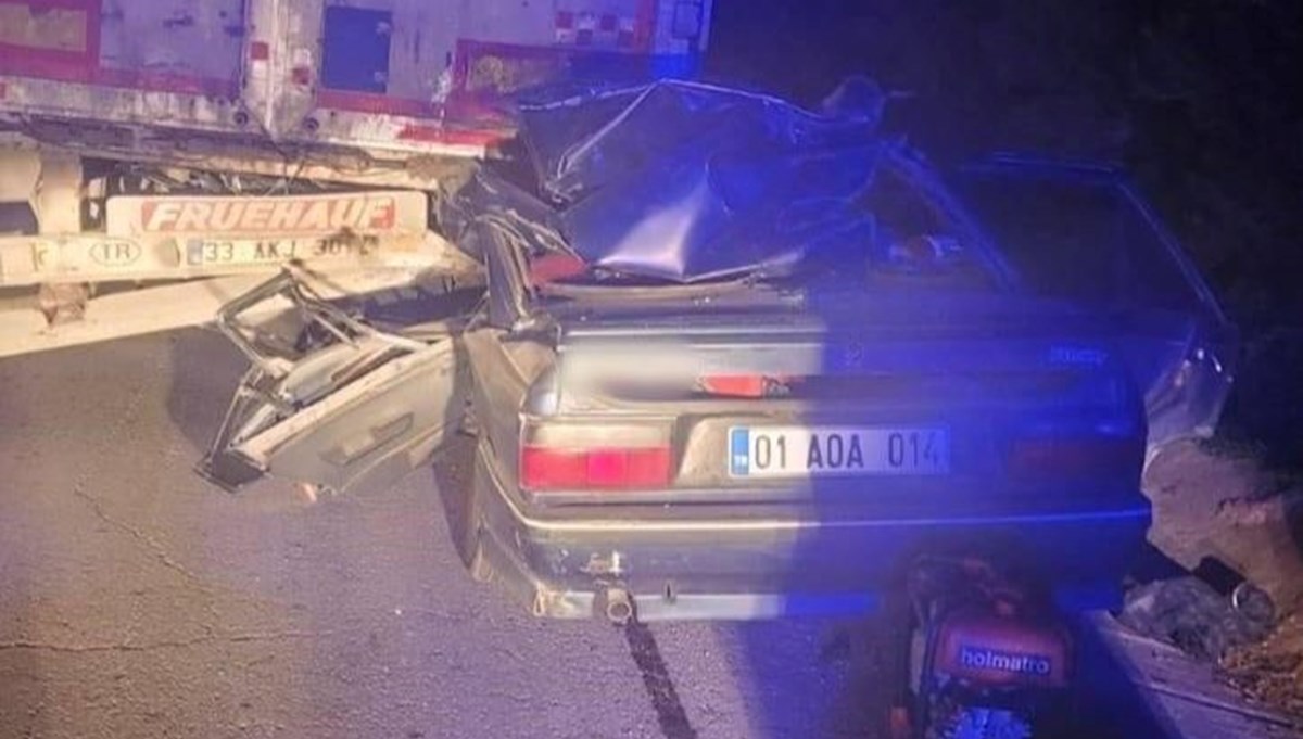 Mersin'de feci kaza: Otomobil TIR'a arkadan çarptı: 2 ölü Mersin'de feci kaza: Otomobil TIR'a arkadan çarptı: 2 ölü