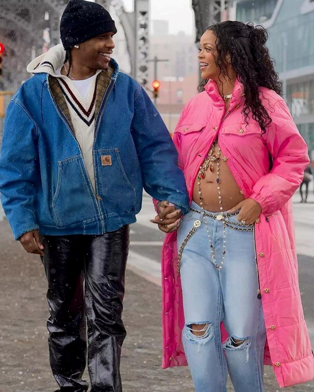 Rihanna ilk bebeğini dünyaya getirdi - 2