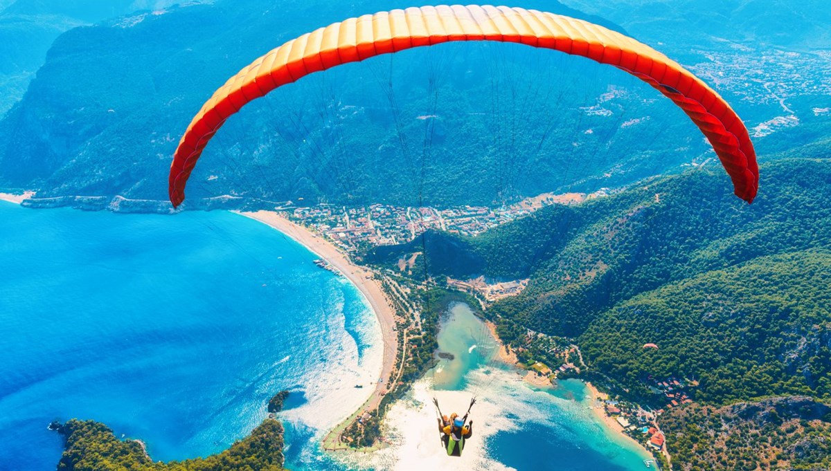 Ölüdeniz'in 'renkli aksesuarları' adrenalin tutkunlarına gökyüzünden eşsiz manzaralar sunuyor Ölüdeniz'in 'renkli aksesuarları' adrenalin tutkunlarına gökyüzünden eşsiz manzaralar sunuyor