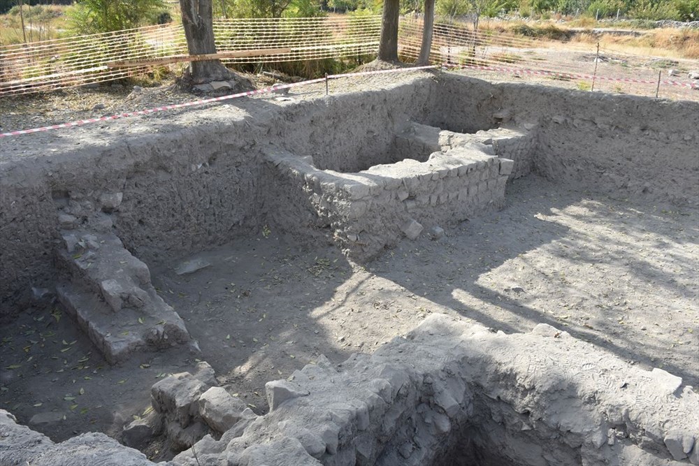 Malatya'daki Şahabiyye-i Kübra Medresesi'nde çini parçalarına rastlandı - 8