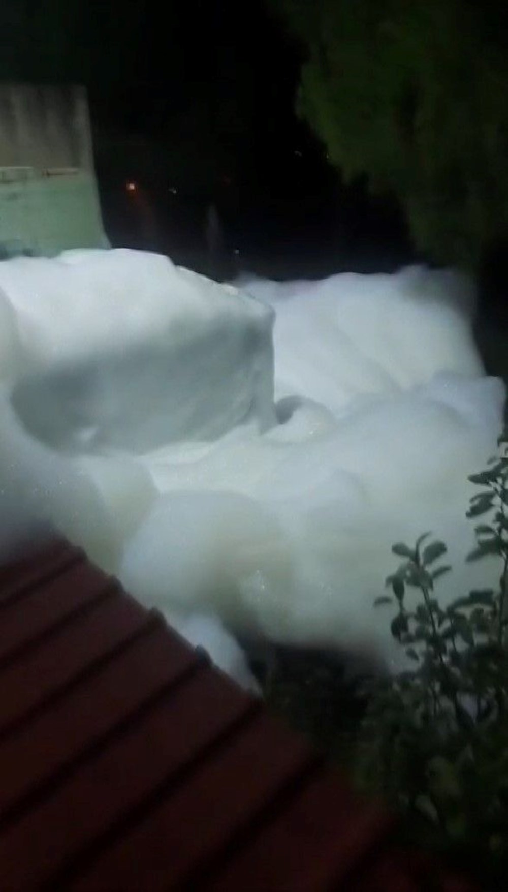 Yalova'da içme suyunu karşılayan barajda köpüklenme: Kent genelinde sular kesildi - 2