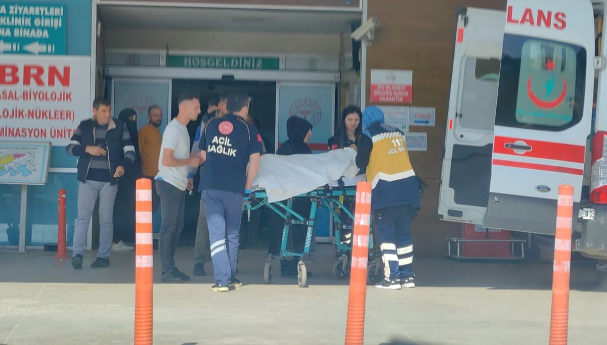 7 yaşındaki çocuk traktörün altında kaldı 7 yaşındaki çocuk traktörün altında kaldı