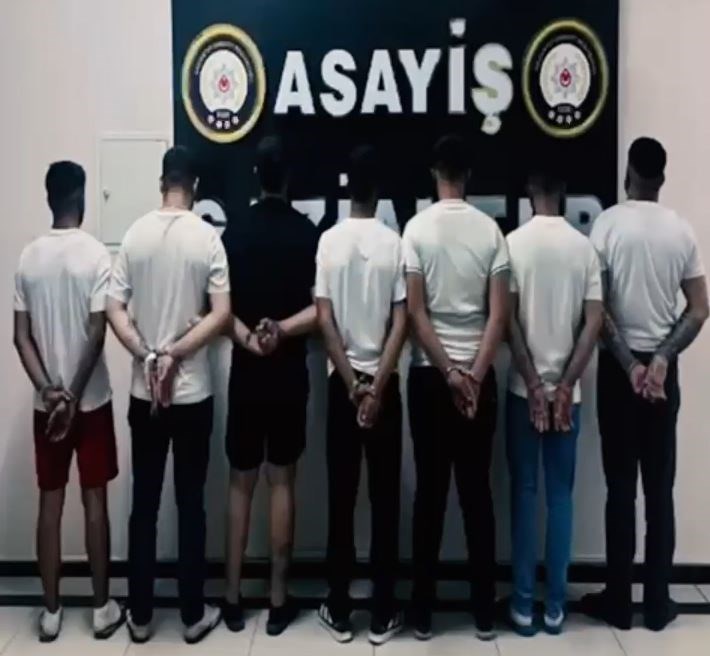 Şüphelilerin emniyetteki işlemleri sürüyor.