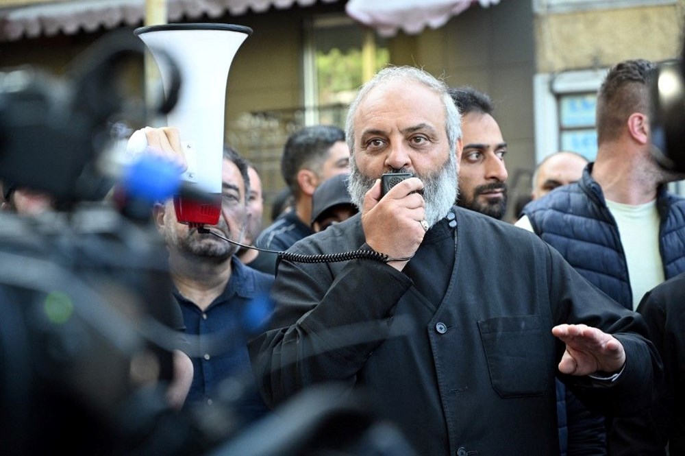 Ermenistan'da Başpiskopos siyasete göz kırptı: Protestolara liderlik ediyor - 5