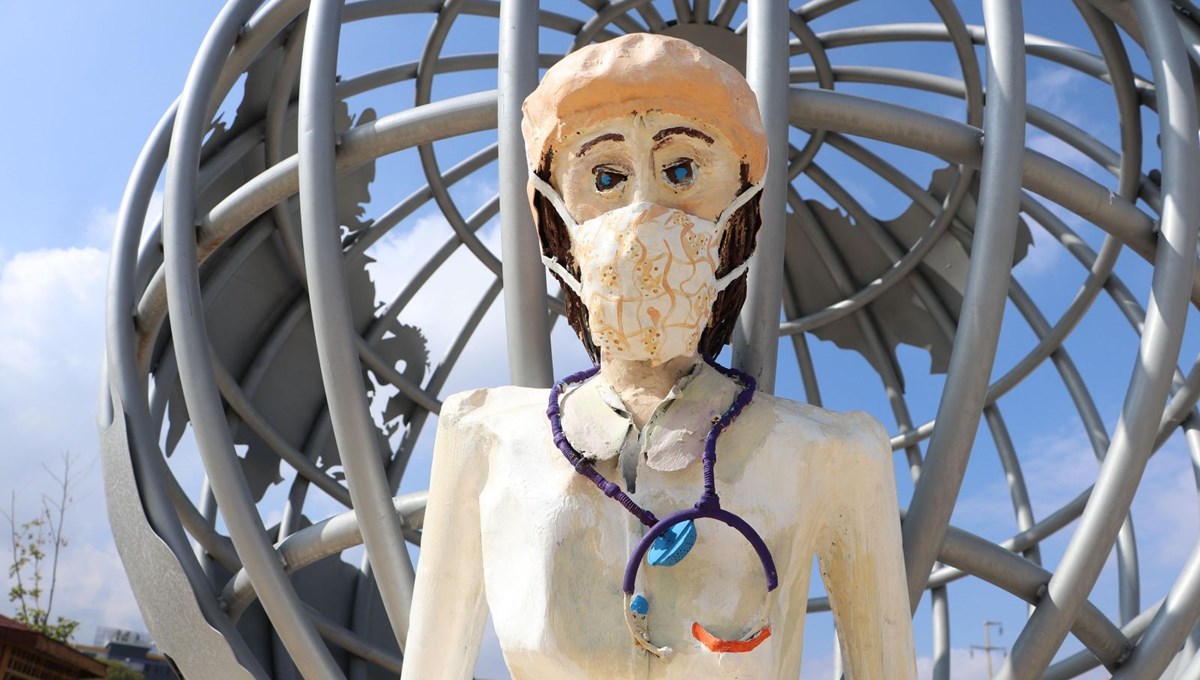 Denizli'deki heykellere tepki sürüyor