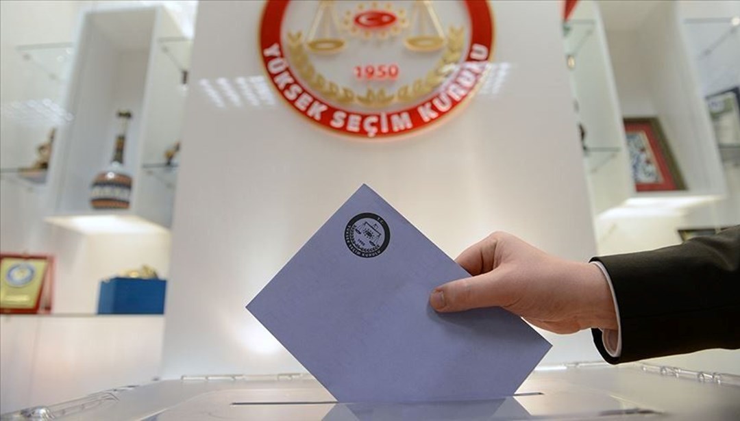 Türkiye sandık başında: 81 ilde oy verme işlemi başladı! Oy verme kaçta bitecek? Seçmenler nasıl oy kullanacak?