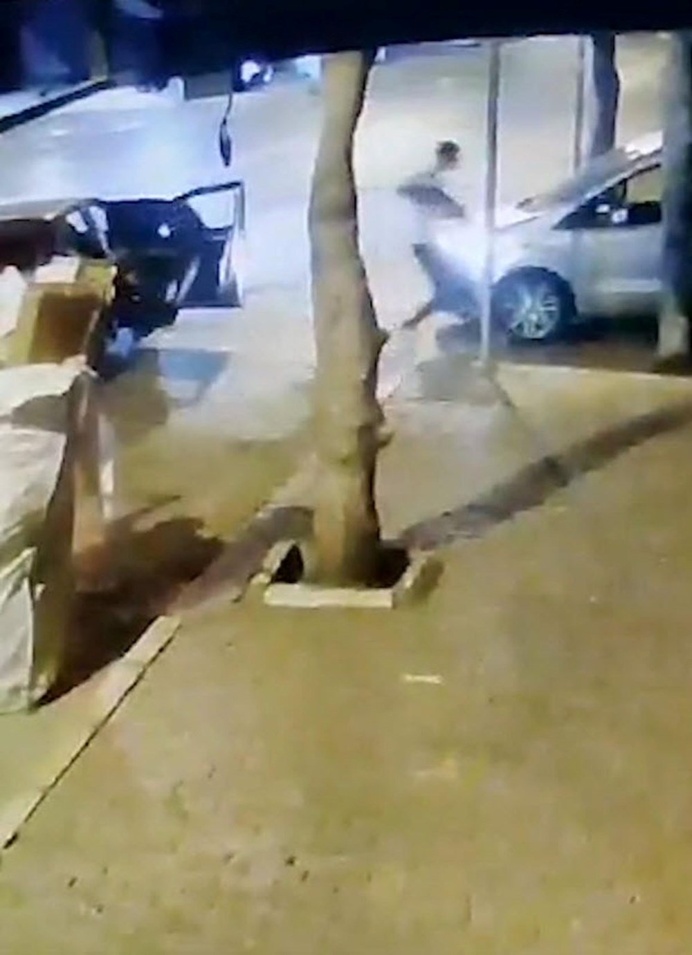 İzmir'de oyuncak kalaşnikof ile gasp - 2