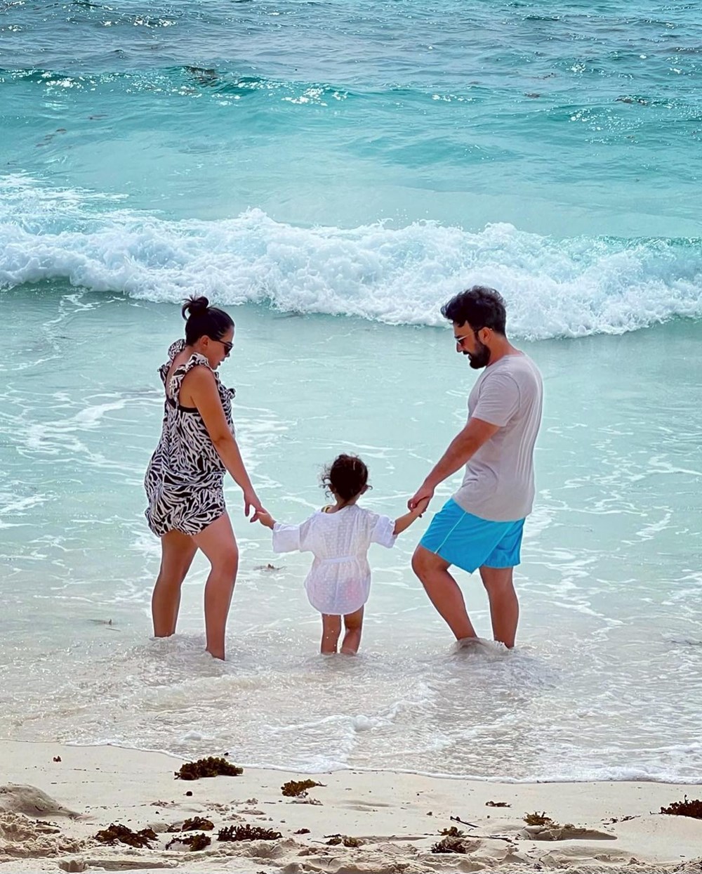 Tarkan eşi Pınar Tevetoğlu ve kızı Liya ile tatilde - 4
