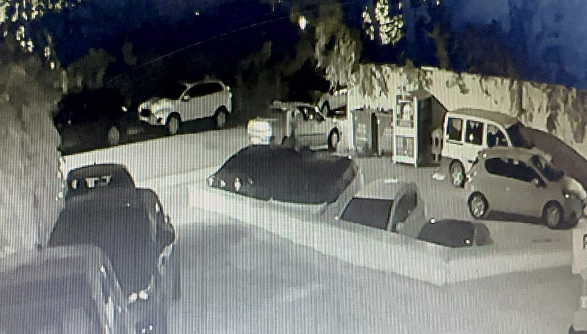 Sigara içmek için indi, kayan aracının altında can verdi: O anlar kamerada Sigara içmek için indi, kayan aracının altında can verdi: O anlar kamerada