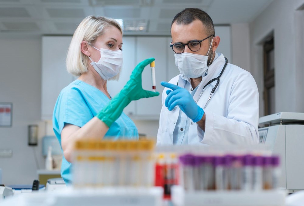 Covid-19 ile enfekte olan HIV/AIDS hastası vücudunda 21 mutasyon geliştirdi - 9