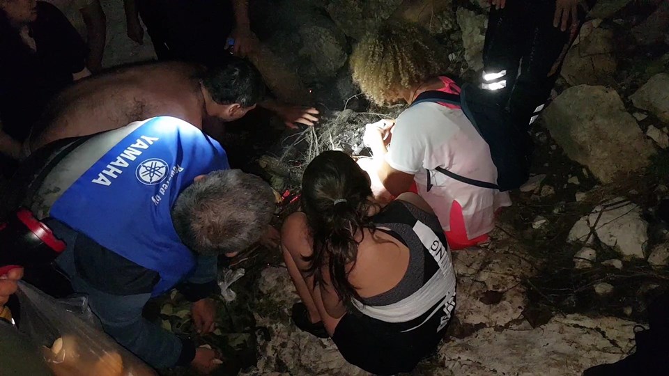 İzinsiz girdikleri kanyonda mahsur kalan 15 kişi, 9 saat sonra kurtarıldı - 2