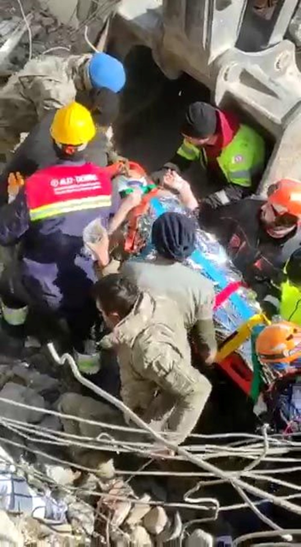 Deprem bölgesinden mucize kurtuluşlar - 3