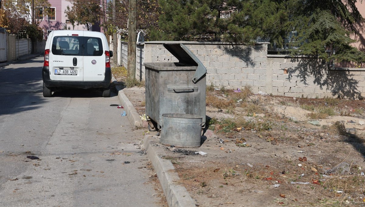 Yeni doğmuş bebeği çöpe atmışlar