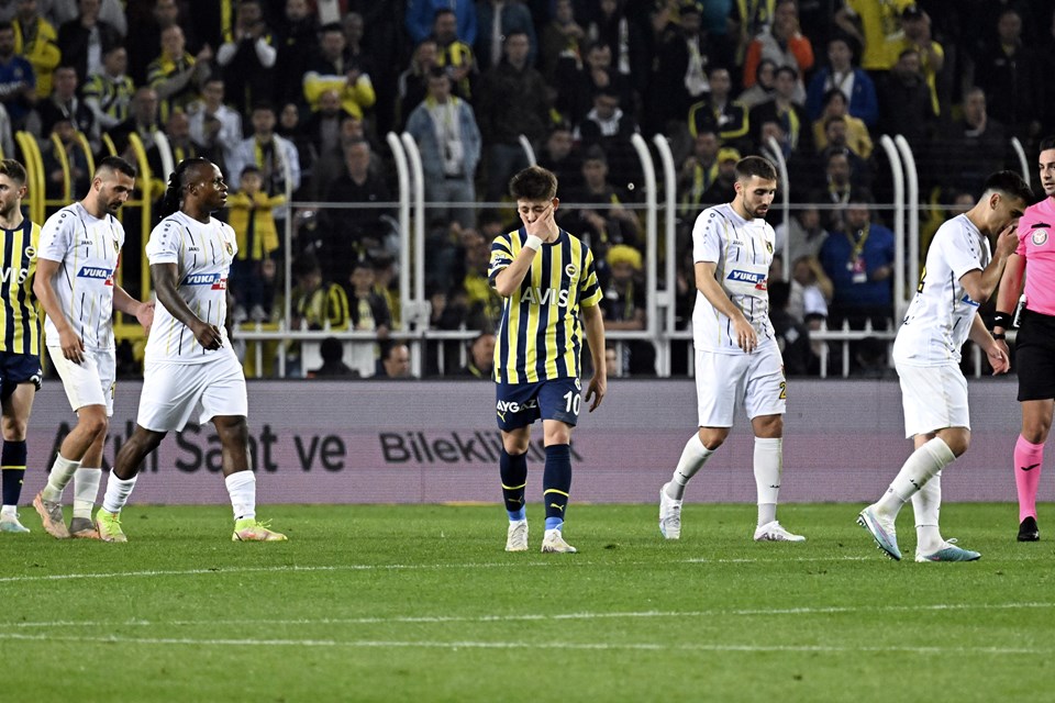 Fenerbahçe zirve yarışında yara aldı - 1
