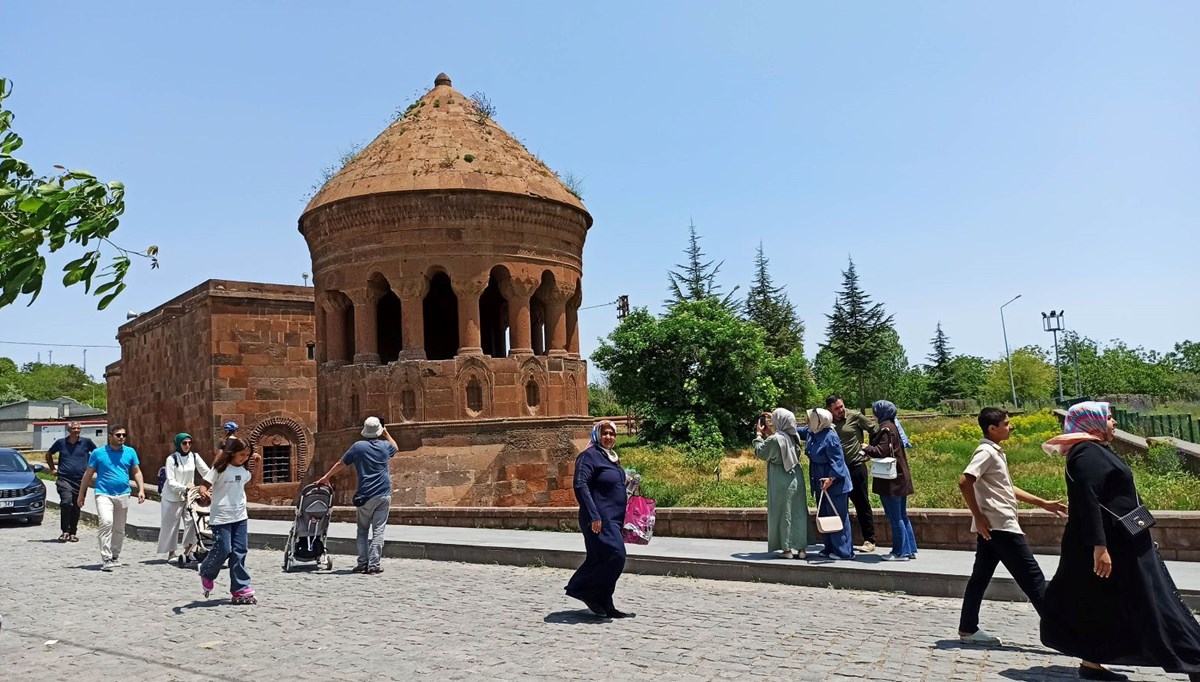 Ahlat'ta bayram yoğunluğu yaşanıyor