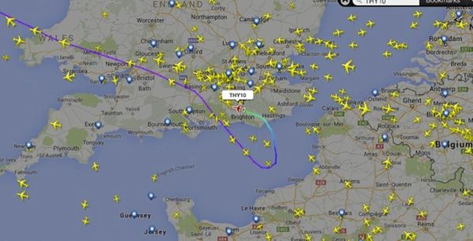 Los Angeles-İstanbul seferini yapan THY uçağı tedbir amaçlı Londra'ya iniş yaptı. 
