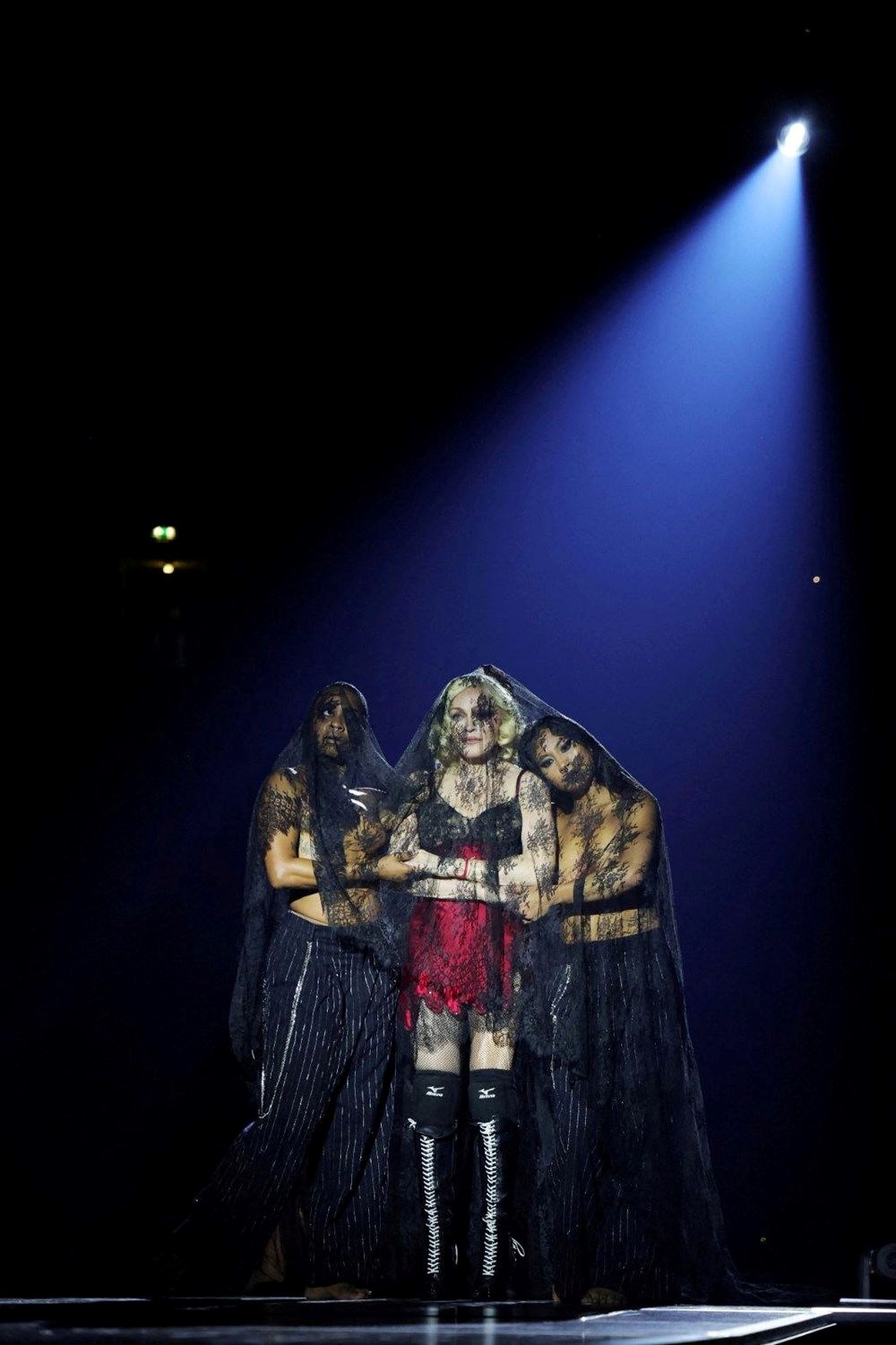Turneye başlayan Madonna hayranlarını hayal kırıklığına uğrattı - 3