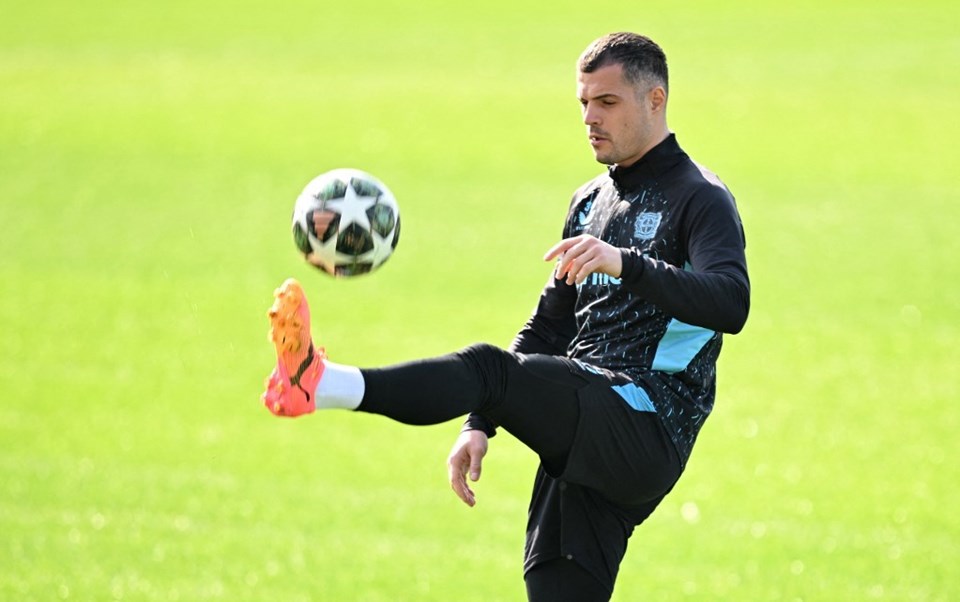 Galatasaray mı Fenerbahçe mi derken, anlaşma sağlandı: Granit Xhaka imzayı atıyor - 1