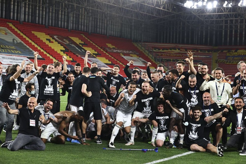 Beşiktaş şampiyonluğuna ulaştı (Beşiktaş'ın kaçıncı şampiyonluğu) - 7
