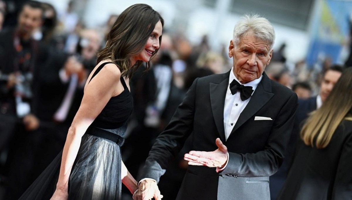 Cannes'da Harrison Ford ve eşini ayırdılar