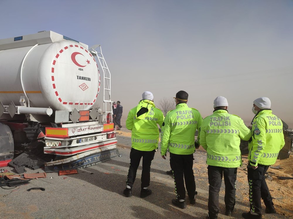 Konya'da kum fırtınası zincirleme kazaya neden oldu - 9
