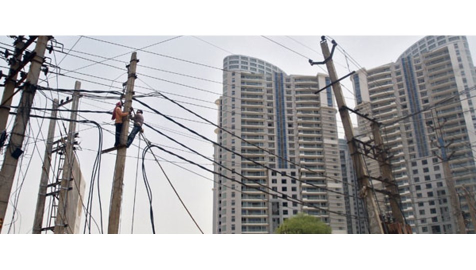 Elektrik kesintisi 300 milyon kişiyi etkiledi