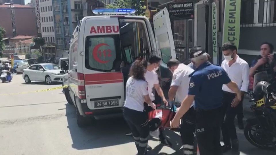 Şişli'de bıçaklı kavga: 2 yaralı - 1