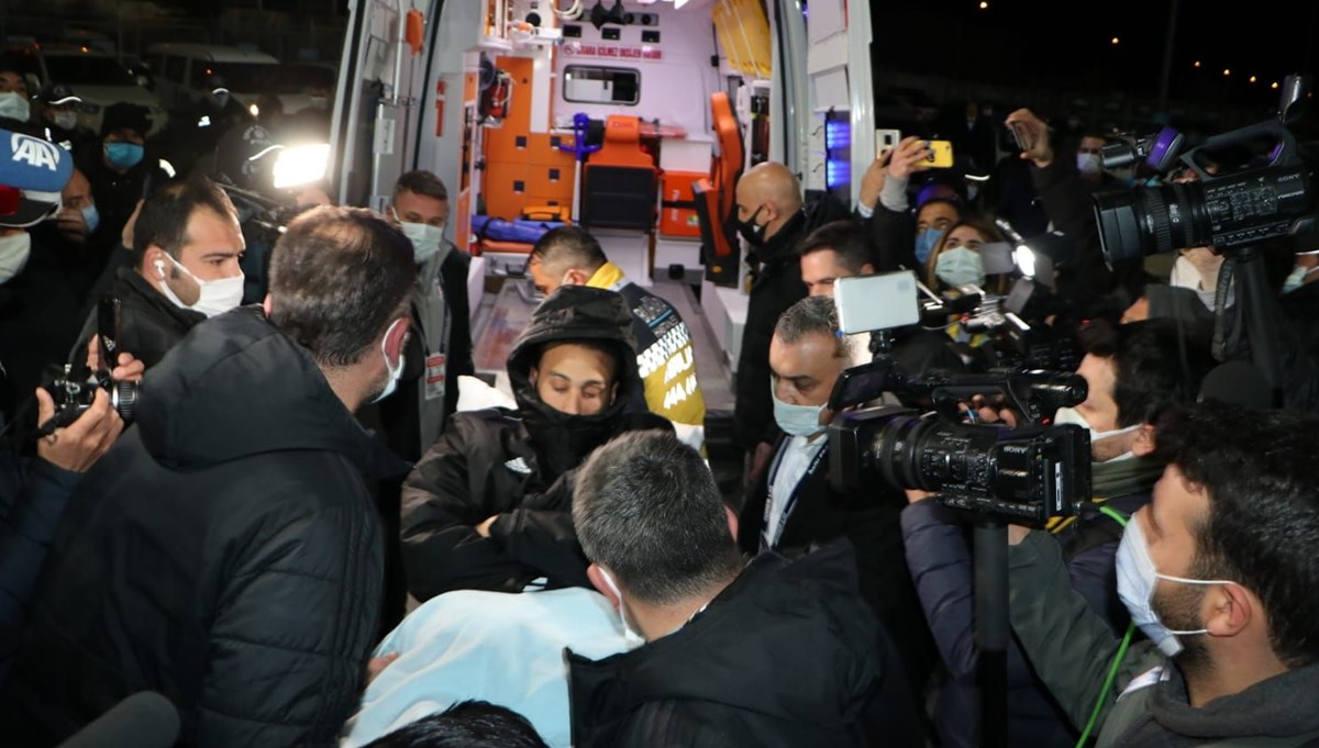 Beşiktaş'a Cenk Tosun'dan kötü haber Beşiktaş'a Cenk Tosun'dan kötü haber