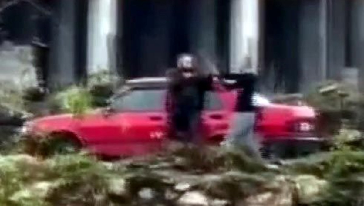 Düzce’deki vahşi cinayetin görüntüleri ortaya çıktı (Aldatma şüphesiyle takip edip öldürdü) Düzce’deki vahşi cinayetin görüntüleri ortaya çıktı (Aldatma şüphesiyle takip edip öldürdü)