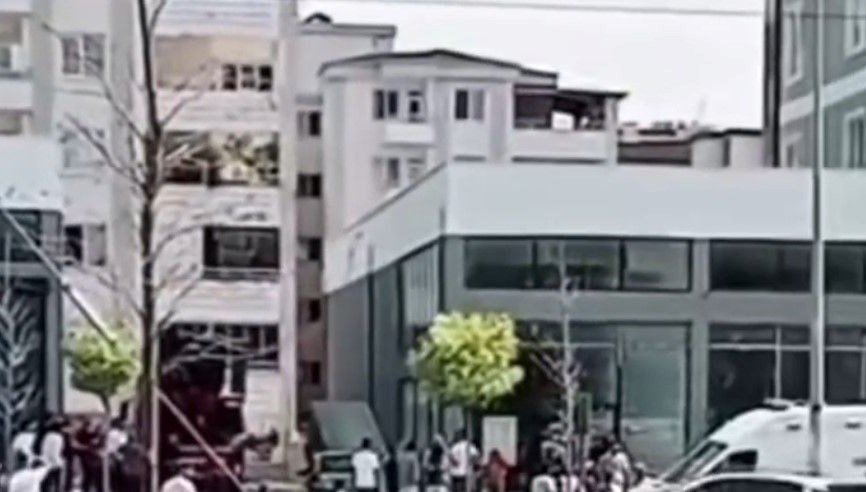 Temizlik yaparken 7. kattan düşerek öldü