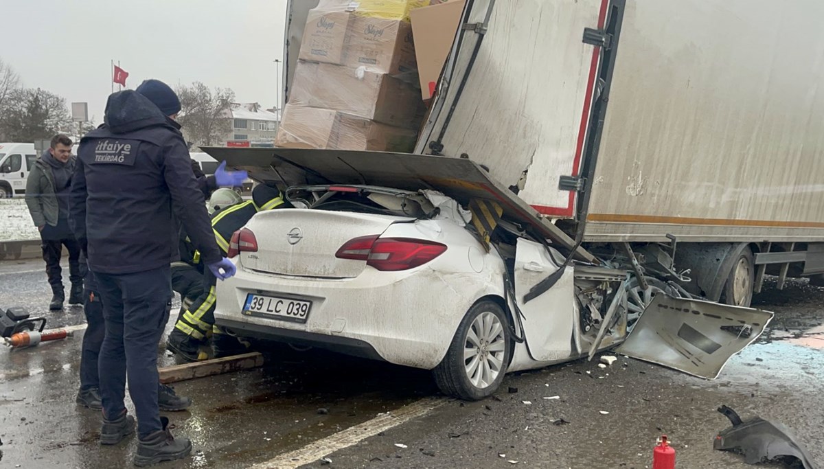 Tekirdağ'da feci kaza: Kamyona çarpan ehliyetsiz sürücü öldü