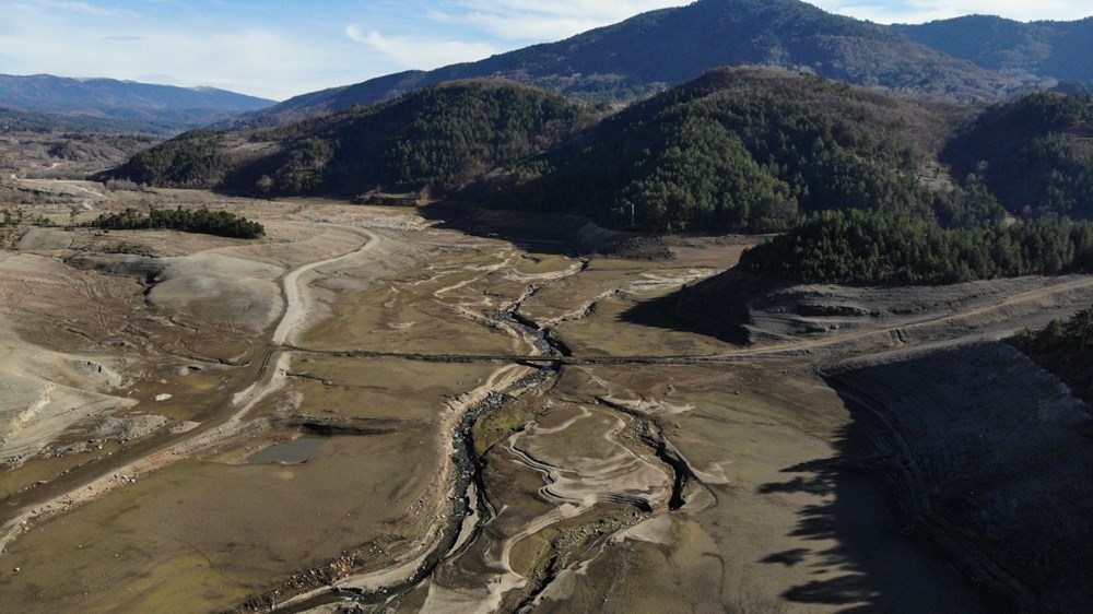 Bursa'nın su ihtiyacını karşılayan barajda su oranı yüzde 5'e düştü - 2