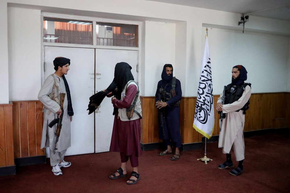 Taliban: 'Yaramaz' kadınları evde tutmaya devam edeceğiz - 10