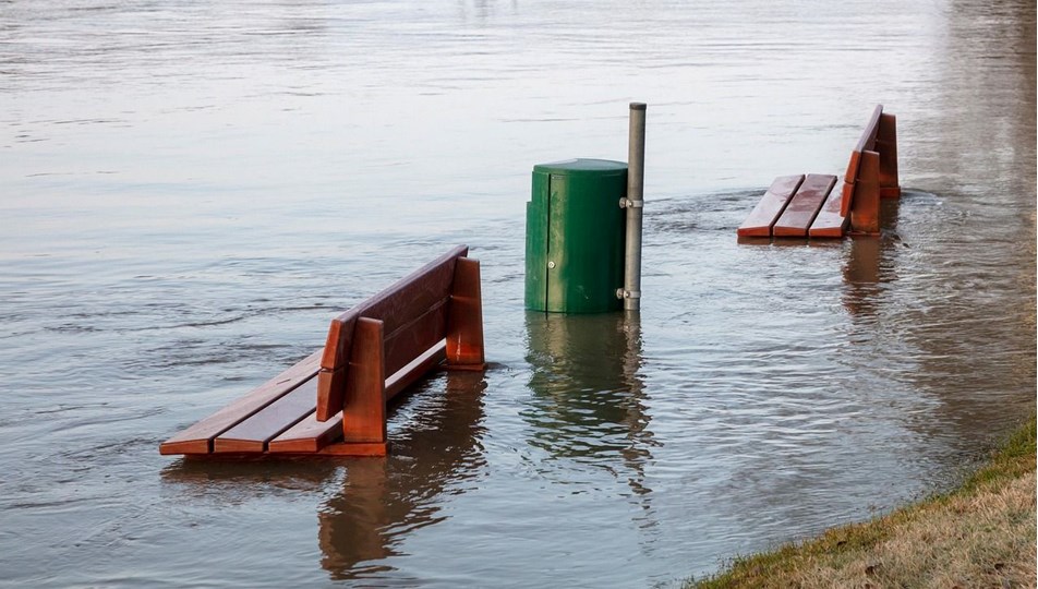 Teksas'ı sel vurdu: 3 can kaybı