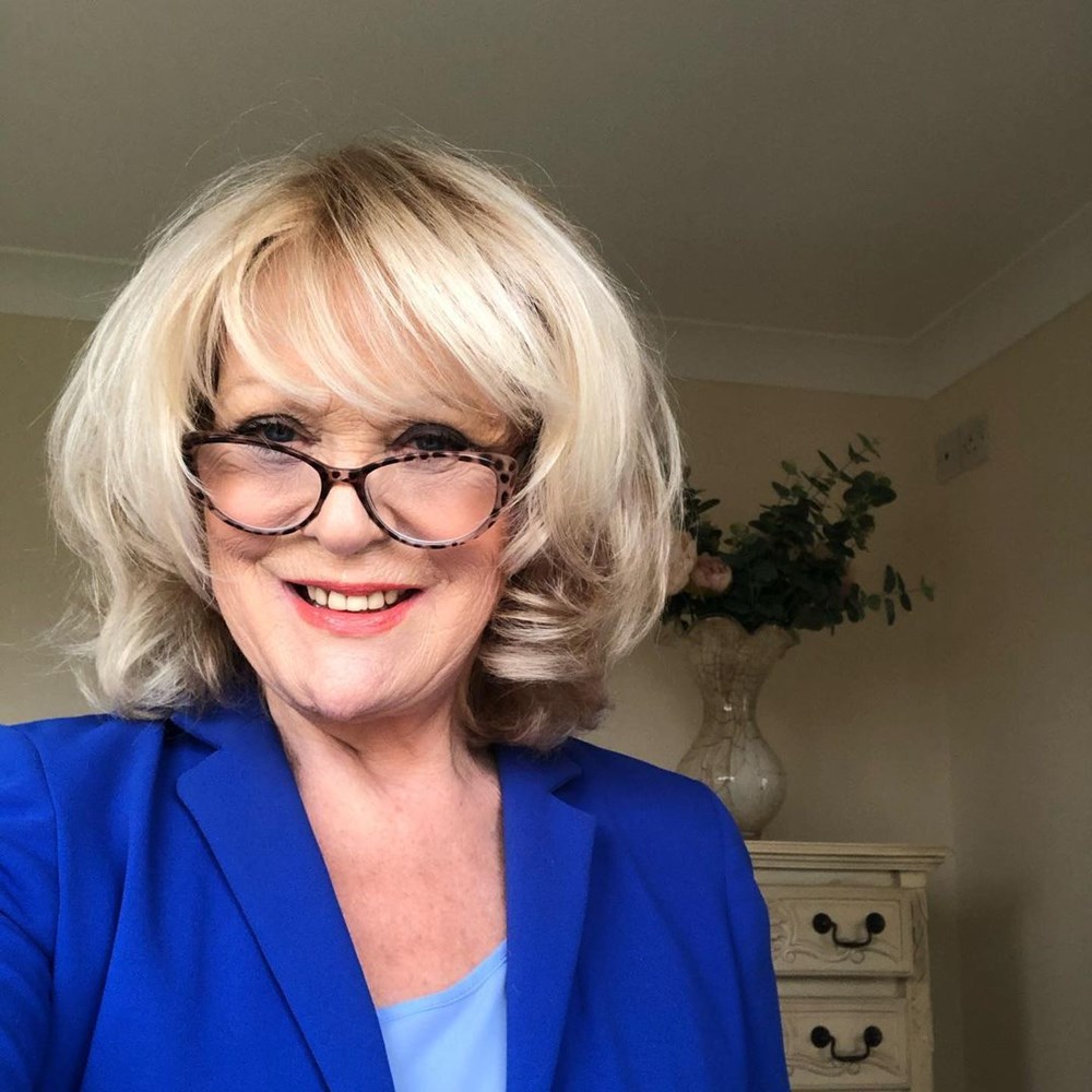 Sherrie Hewson: Yönetmen limonatayla kandırıp saldırdı - 1