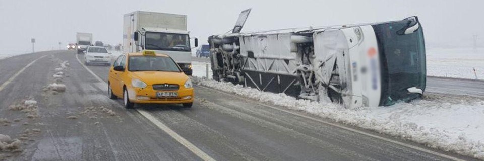 Kırşehir’de yolcu otobüsü devrildi: 8 ölü - 1