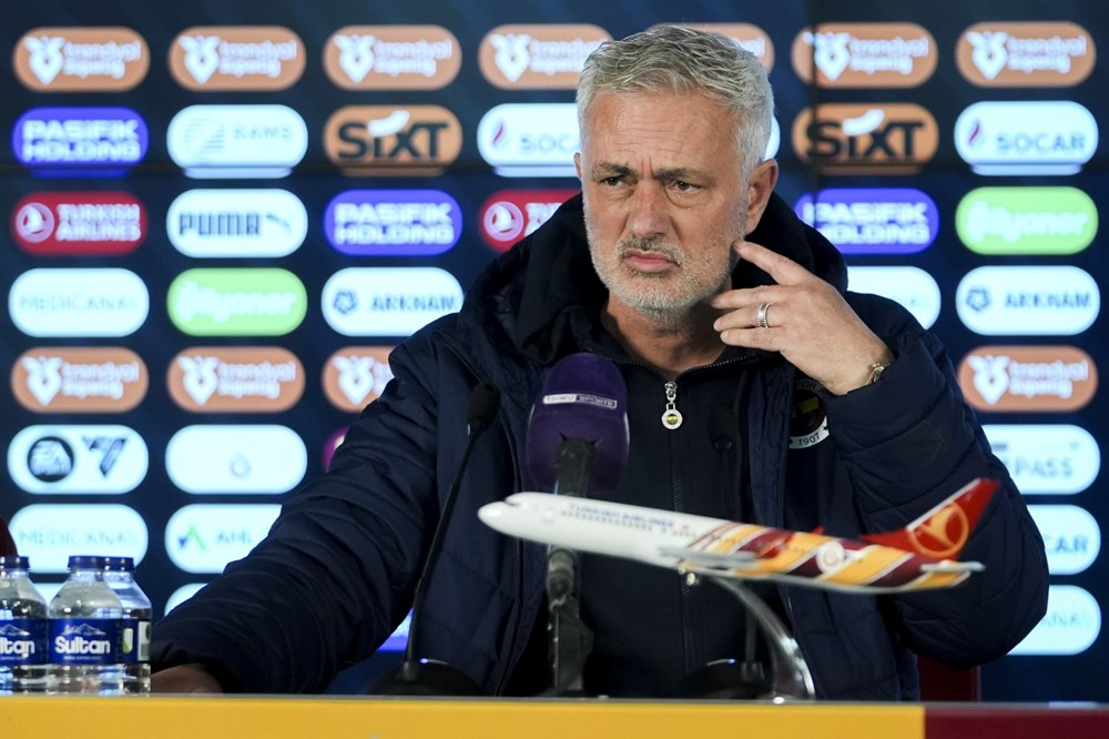 Jose Mourinho ve Okan Buruk'a derbi faturası: 8 maç men ve para cezaları kapıda! - 6