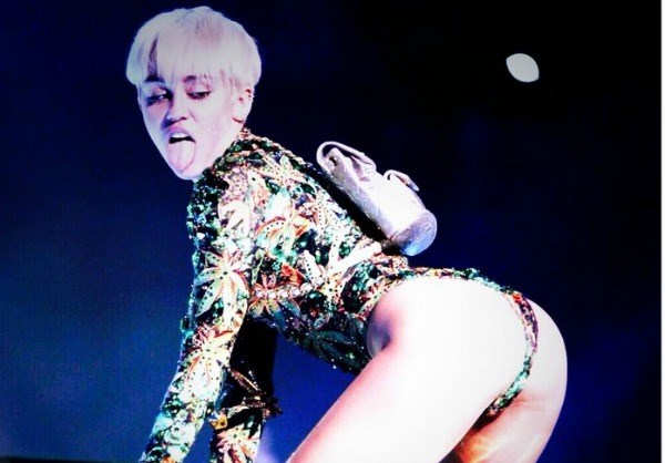 Miley Cyrus Anus