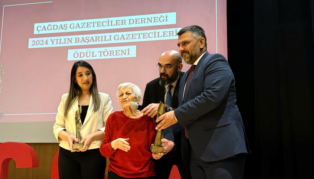 Çağdaş Gazeteciler Derneği'nden NTV'den Melike Şahin'e ödül