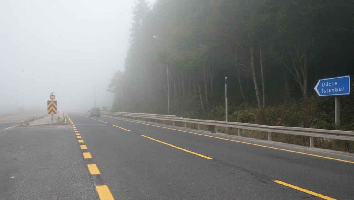 Bolu Dağı’nda sis görüş mesafesini düşürdü Bolu Dağı’nda sis görüş mesafesini düşürdü