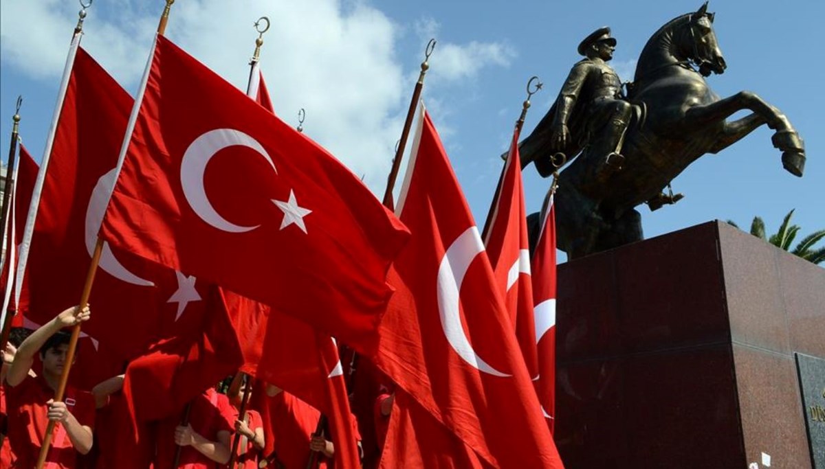 19 Mayıs Pazartesi günü resmi tatil mi? 19 Mayıs'ta okullar tatil mi olacak?