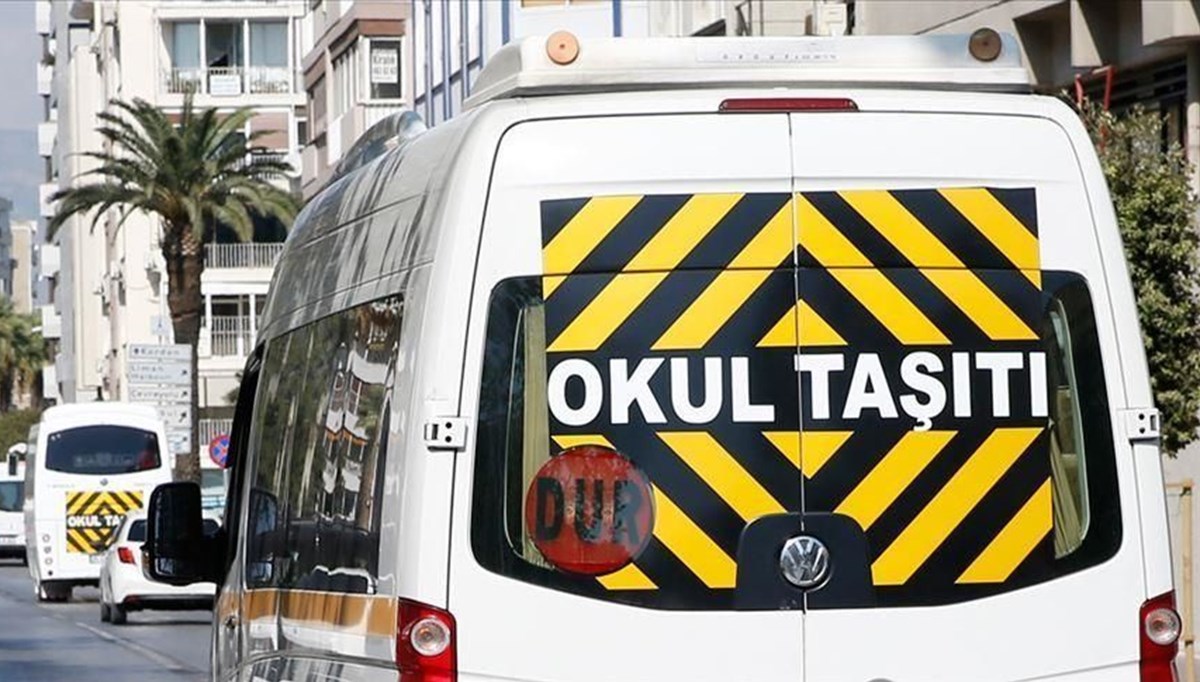 Yol verme kavgasında okul servisine ateş