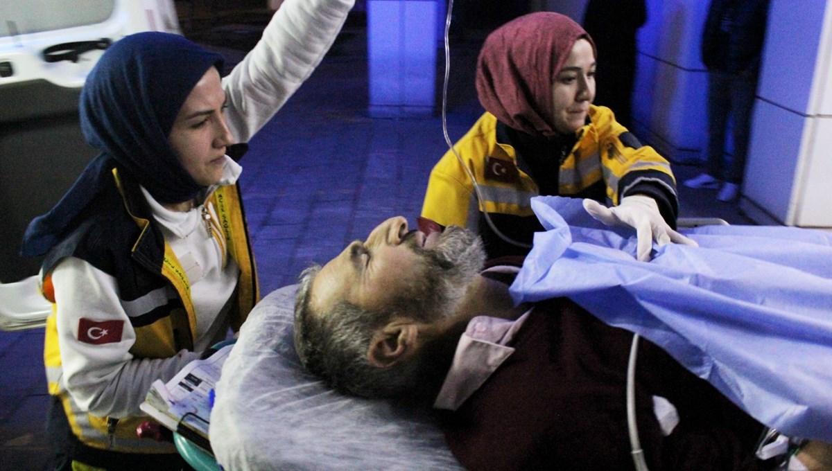 Kavgayı ayıran dede pompalı tüfekle vuruldu! 6 şüpheli gözaltı Kavgayı ayıran dede pompalı tüfekle vuruldu! 6 şüpheli gözaltı