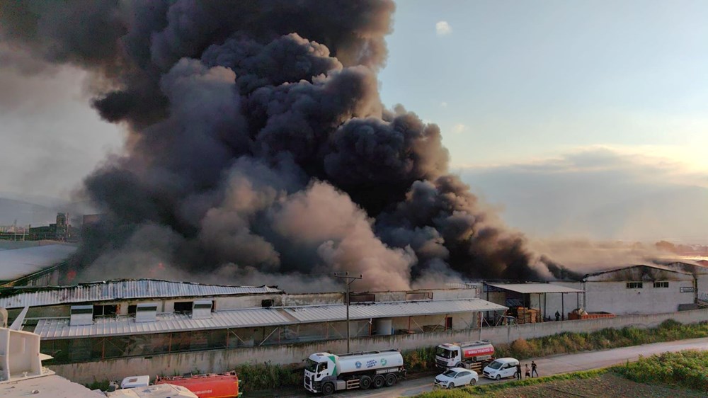 Bursa İnegöl'de fabrika yangını (Alevler 9 fabrikaya daha sıçradı) - 11